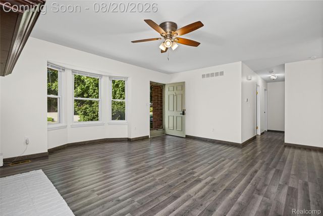 34616 Shorewood Street, Chesterfield Township, MI 48047