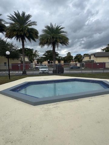 8327 SW 137th Ave 8327, Miami, FL 33183