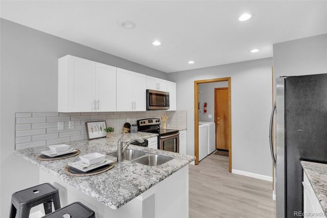 8053 S Kittredge Way, Englewood, CO 80112