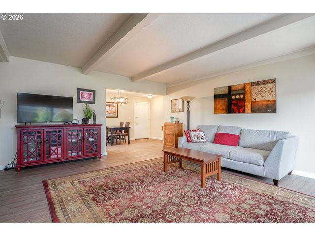 4460 Sw SCHOLLS FERRY Rd 6A, Portland, OR 97225