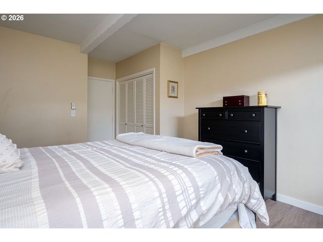 4460 Sw SCHOLLS FERRY Rd 6A, Portland, OR 97225