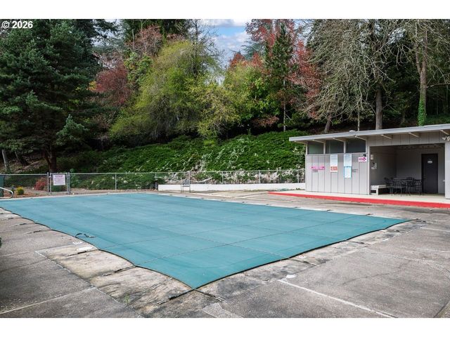 4460 Sw SCHOLLS FERRY Rd 6A, Portland, OR 97225