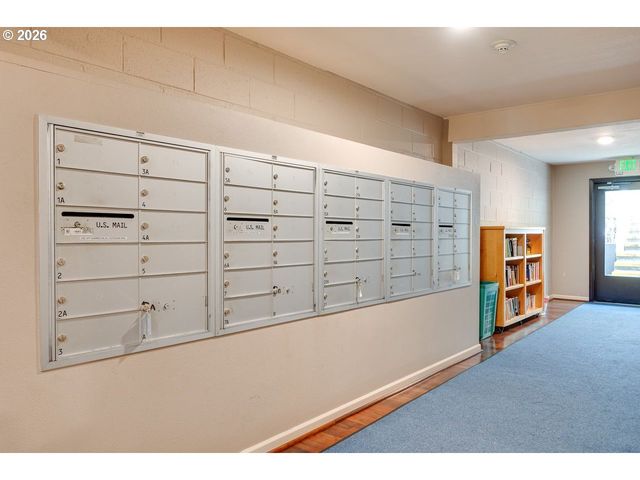 4460 Sw SCHOLLS FERRY Rd 6A, Portland, OR 97225