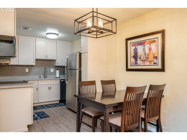 4460 Sw SCHOLLS FERRY Rd 6A, Portland, OR 97225