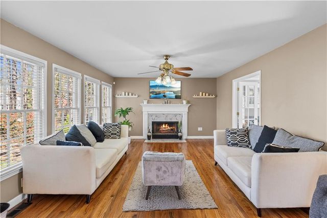 901 Grandview Way NW, Acworth, GA 30101