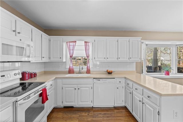 901 Grandview Way NW, Acworth, GA 30101