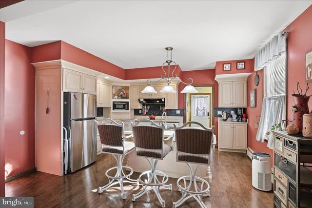 708 W CHERRY ST, Palmyra, PA 17078