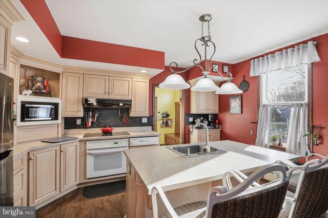 708 W CHERRY ST, Palmyra, PA 17078