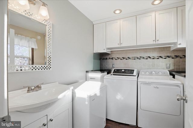 708 W CHERRY ST, Palmyra, PA 17078