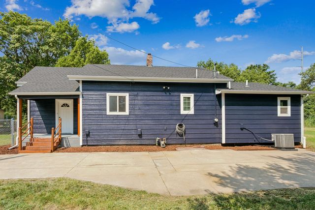 2016 E Chishom St, Wichita, KS 67214
