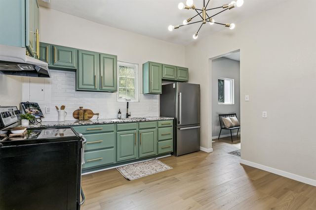 2016 E Chishom St, Wichita, KS 67214