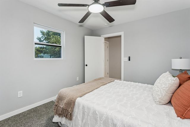 2016 E Chishom St, Wichita, KS 67214