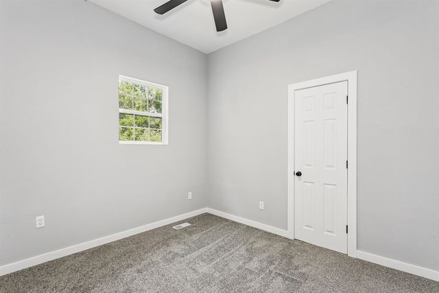 2016 E Chishom St, Wichita, KS 67214