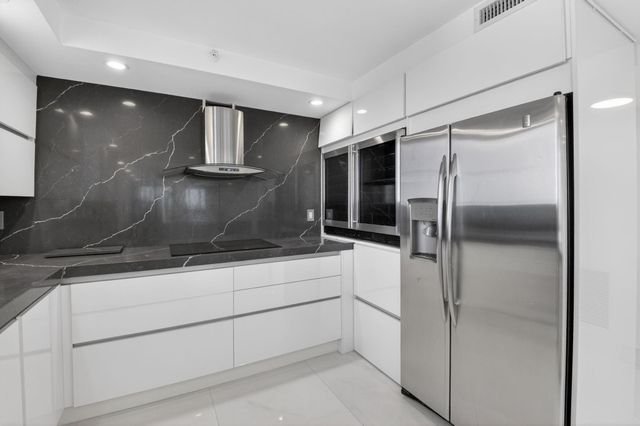 3420 S Ocean Boulevard PH-T, Highland Beach, FL 33487