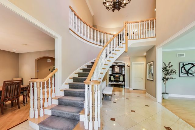 5851 N Newark Avenue, Chicago, IL 60631