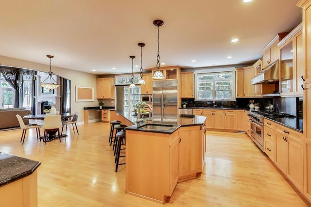 5851 N Newark Avenue, Chicago, IL 60631