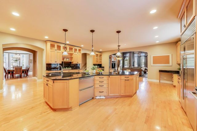 5851 N Newark Avenue, Chicago, IL 60631