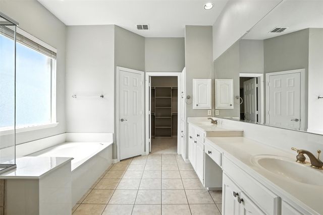 8220 Holliday Road, Lantana, TX 76226