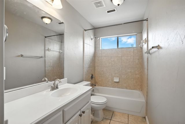 8220 Holliday Road, Lantana, TX 76226