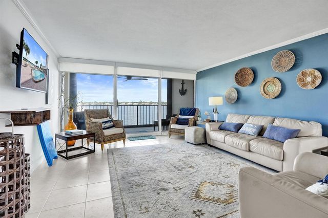132 Lakeshore Drive 317, North Palm Beach, FL 33408