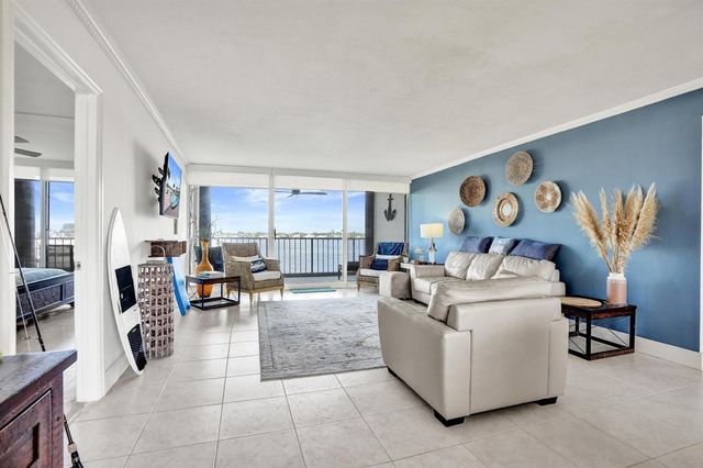 132 Lakeshore Drive 317, North Palm Beach, FL 33408