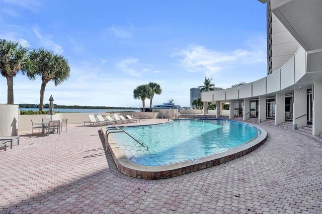132 Lakeshore Drive 317, North Palm Beach, FL 33408