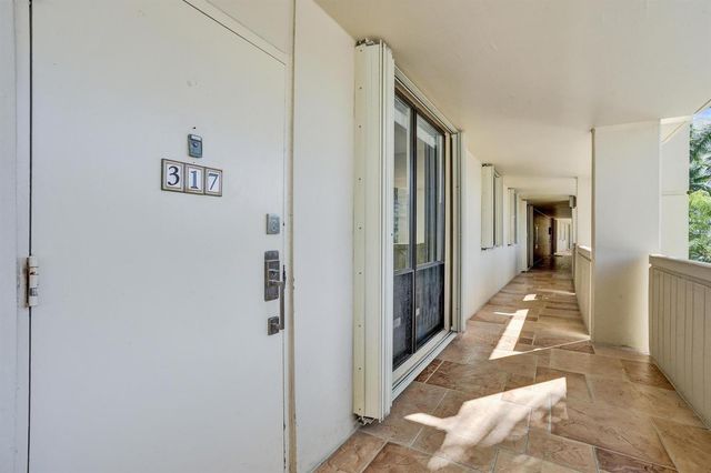 132 Lakeshore Drive 317, North Palm Beach, FL 33408