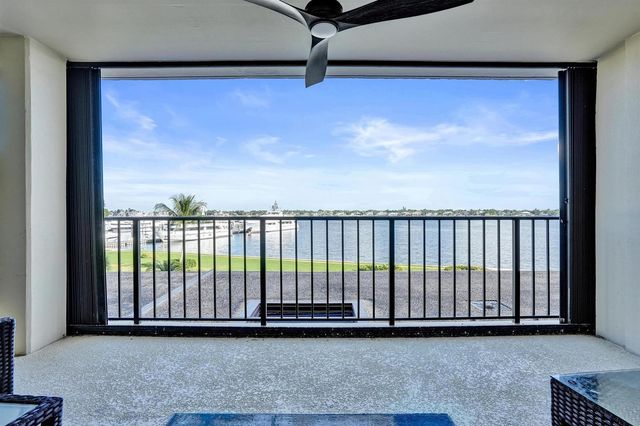 132 Lakeshore Drive 317, North Palm Beach, FL 33408