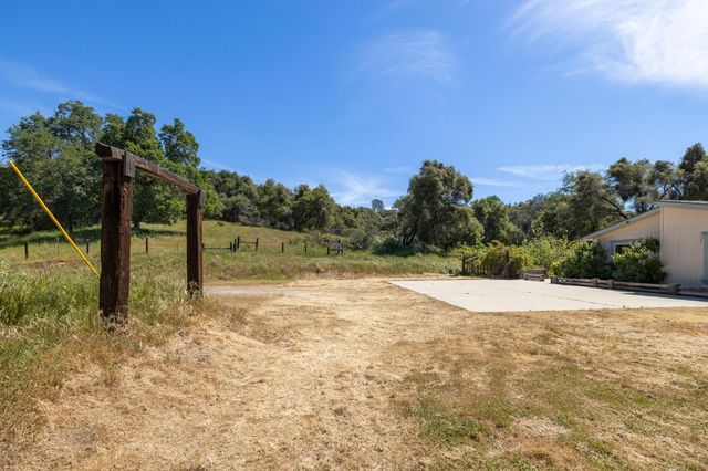 4716 Leonard Road, Mariposa, CA 95338