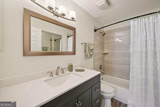 1006 Mill Pond Drive SE, Smyrna, GA 30082