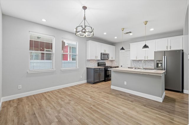 1208 Spanish Moss Drive, Savannah, TX 76227