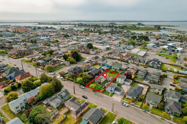 1523 7th Street, Eureka, CA 95501