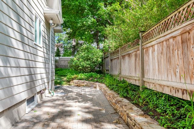 45 Pine Ridge Road, Arlington, MA 02476