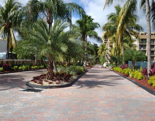 1470 NE 123rd Street A902, North Miami, FL 33161
