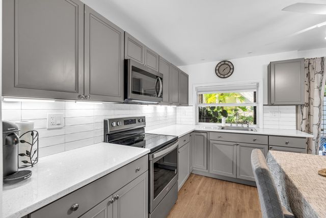 5314 NE 6 Avenue E20, Oakland Park, FL 33334