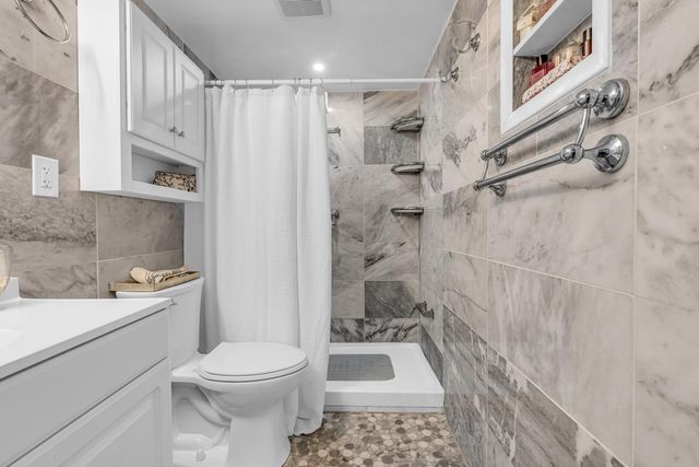 5314 NE 6 Avenue E20, Oakland Park, FL 33334