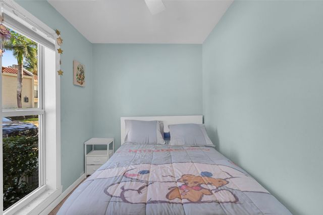 5314 NE 6 Avenue E20, Oakland Park, FL 33334