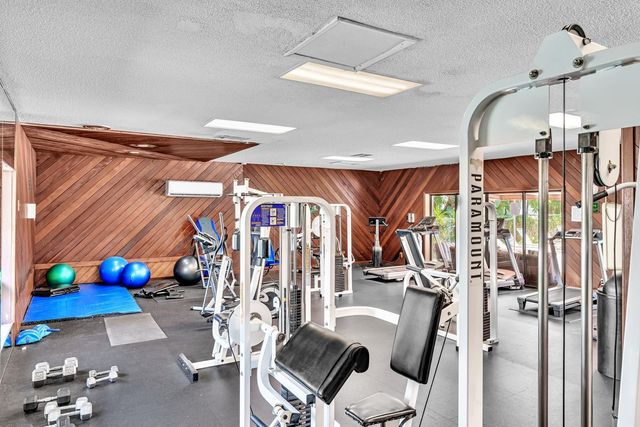5314 NE 6 Avenue E20, Oakland Park, FL 33334