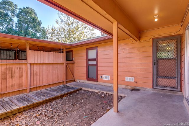 2913 Eisenhauer, San Antonio, TX 78209