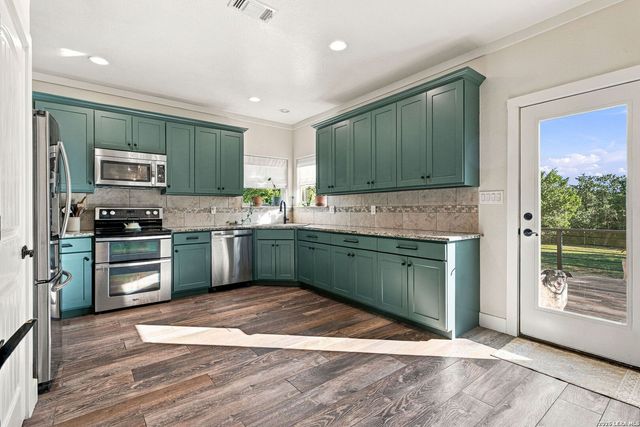 1655 Rocky Ridge Loop, Canyon Lake, TX 78133