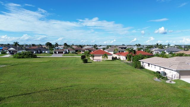 3325 NW 8th Terrace, Cape Coral, FL 33993