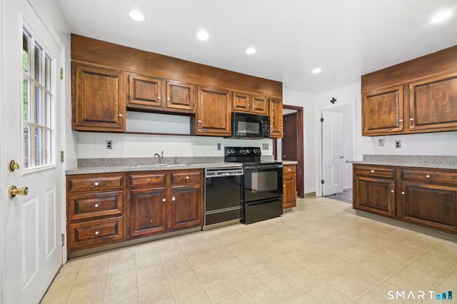 2 Golf View Circle, Stamford, CT 06905