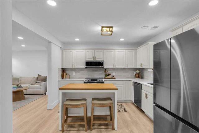 1429 Cadmus Drive, Troy, MI 48085