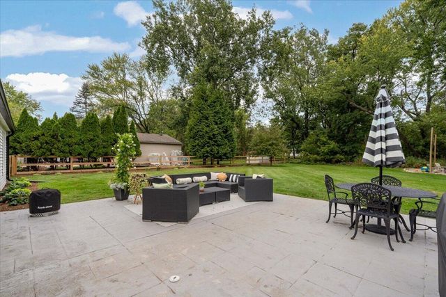 1429 Cadmus Drive, Troy, MI 48085