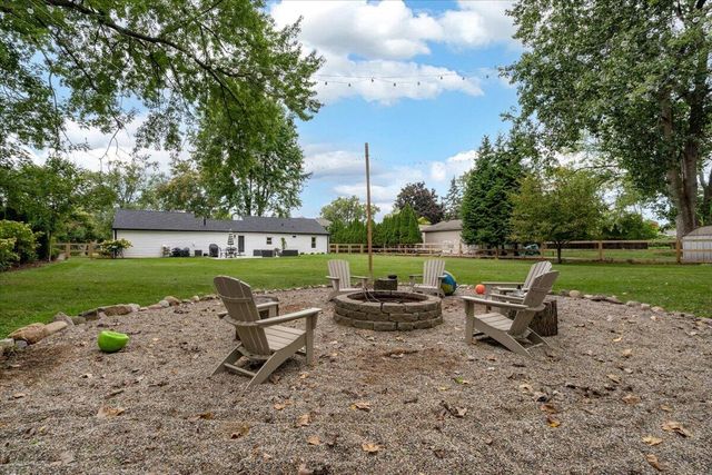 1429 Cadmus Drive, Troy, MI 48085