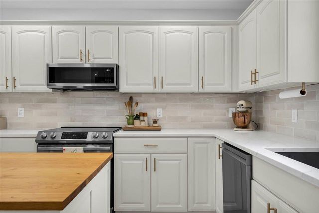 1429 Cadmus Drive, Troy, MI 48085