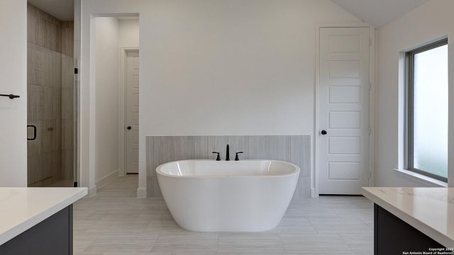 209 Hidalgo, Boerne, TX 78006