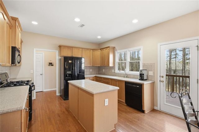 9240 Old Preserve Trail, Ball Ground, GA 30107