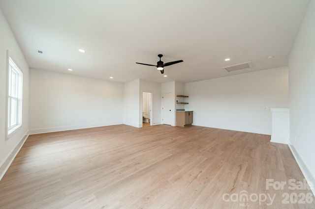 19036 Newburg Hill Road 24, Davidson, NC 28036