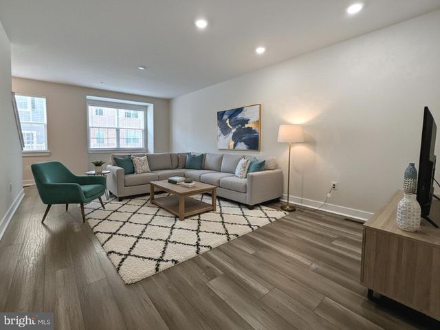 107 KING ST, Bensalem, PA 19020